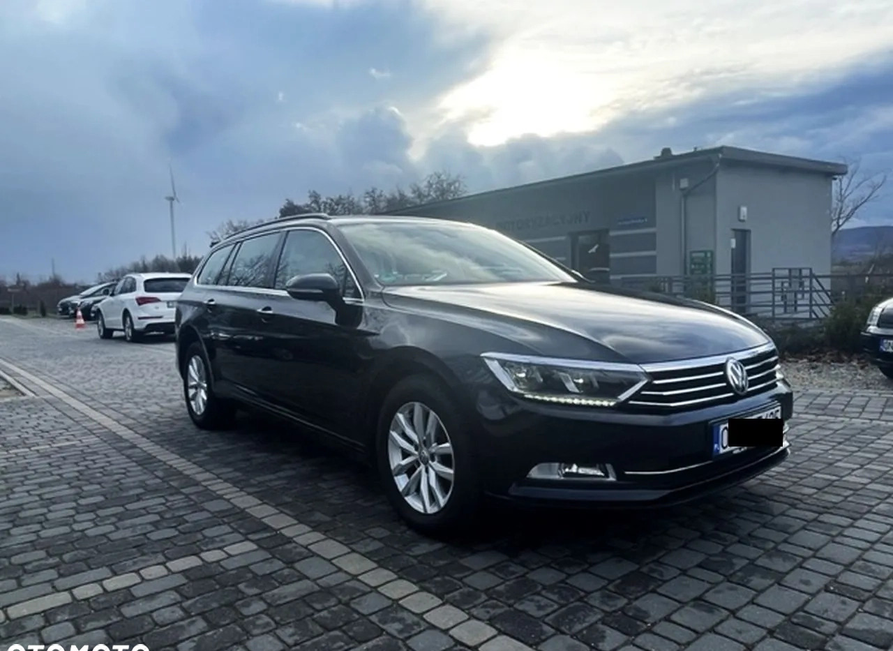 Volkswagen Passat cena 64900 przebieg: 240000, rok produkcji 2018 z Golub-Dobrzyń małe 352